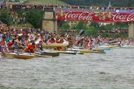 Agostu llega cargáu de folixes y eventos