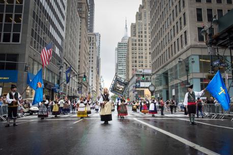 La B. G. La Madreña participa nos actos de la Hispanidá de Nueva York