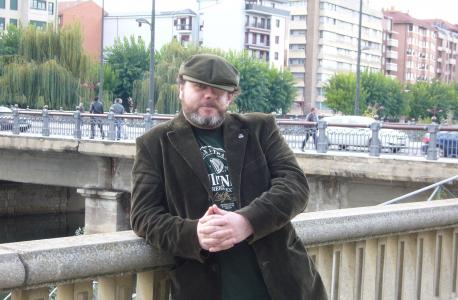 Morán: “Asturies lleva munchísimos años sufriendo un procesu d’aculturización y neutralización de la so identidá"