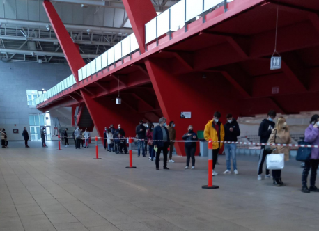 Filera de vacunación nel Palaciu