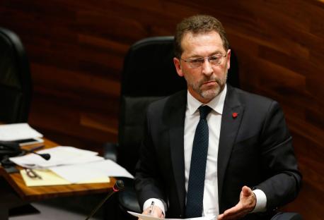 El Gobiernu estatal frena la creación de la especialidá docente de Llingua Asturiana por tar en funciones