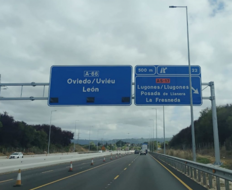 Indicadores Y toponimia asturiana