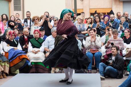 “El Día’l Traxe’l País ye una xornada pa llucir el traxe por gustu”, destaca Suárez