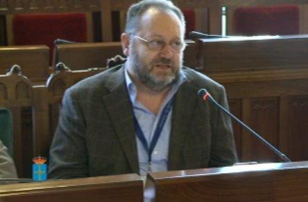 "Nun tenemos que mirar el coste de la oficialidá, sinón el coste de nun tener la oficialidá", apunta Alba