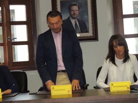 El refugu de la executiva llocal del PSOE de Candamu a la ordenanza d’asturianu lleva a dimitir a Suárez
