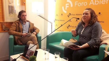 Sirvent presentó'l poemariu 'El reló de Sherlock Holmes'