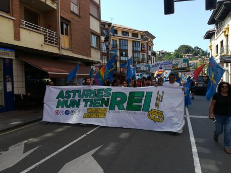 L’actu monárquicu en Cuadonga'l 8-S tuvo respuesta republicana y soberanista en Cangues