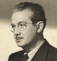 Rafa R. Valdés pon una charra en Xixón sobre Matías Conde