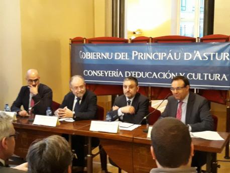 “Perdimos venti años al nun desarrollar la Llei d’Usu; la situación sería agora diferente”, afirma Pérez Fernández