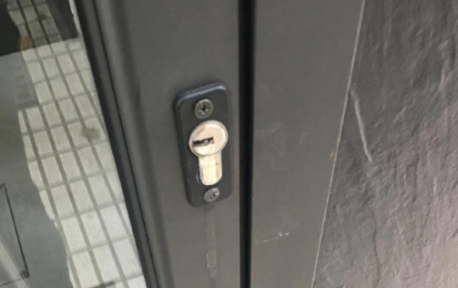 Pesllera con pegamín Cuatro Gotes