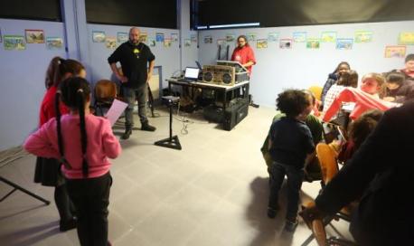 La Carriona acueye’l segundu taller de rap n’asturianu tres l’ésitu del primeru celebráu en La Xungarosa