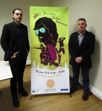 Un cartelu que quier reivindicar la música fecha n’asturianu