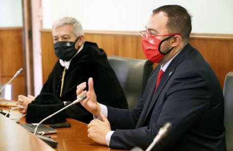 Santiago García Granda y Adrián Barbón apertura cursu universitariu