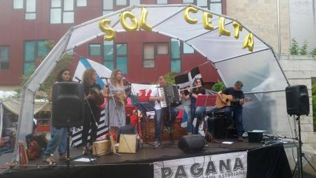 El Sol Celta enllena Avilés de folixa y música atlántica