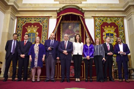 García Pañeda prometió'l so cargu n'asturianu