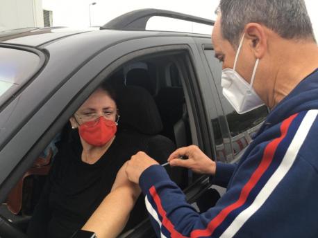 Vacunación menores de 60 años autovac de La Pola Siero