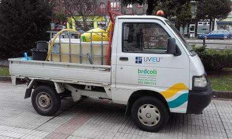 Vehículu col logu Uviéu