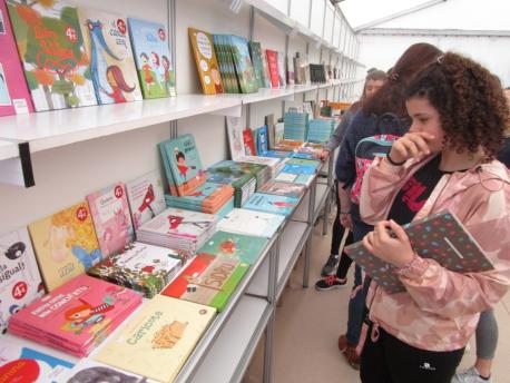 ‘Cúntame un cuentu’, dieciocho histories que sirven de “ferramientes educatives pa centros y biblioteques”