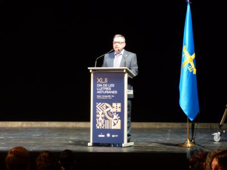 Xosé Antón González Riaño nel XLII Día de les Lletres Asturienes