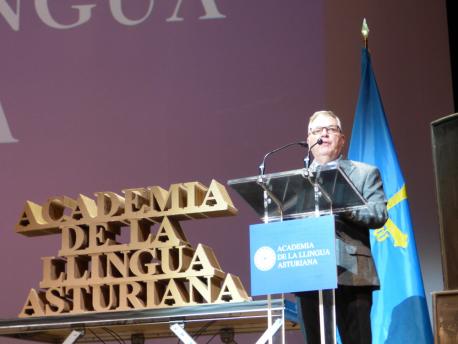 Asturies.com ufre'l discursu institucional completu nel Campoamor de González Riaño