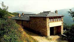 Asturies llídera la ocupación de cases rurales nel mes
d'agostu